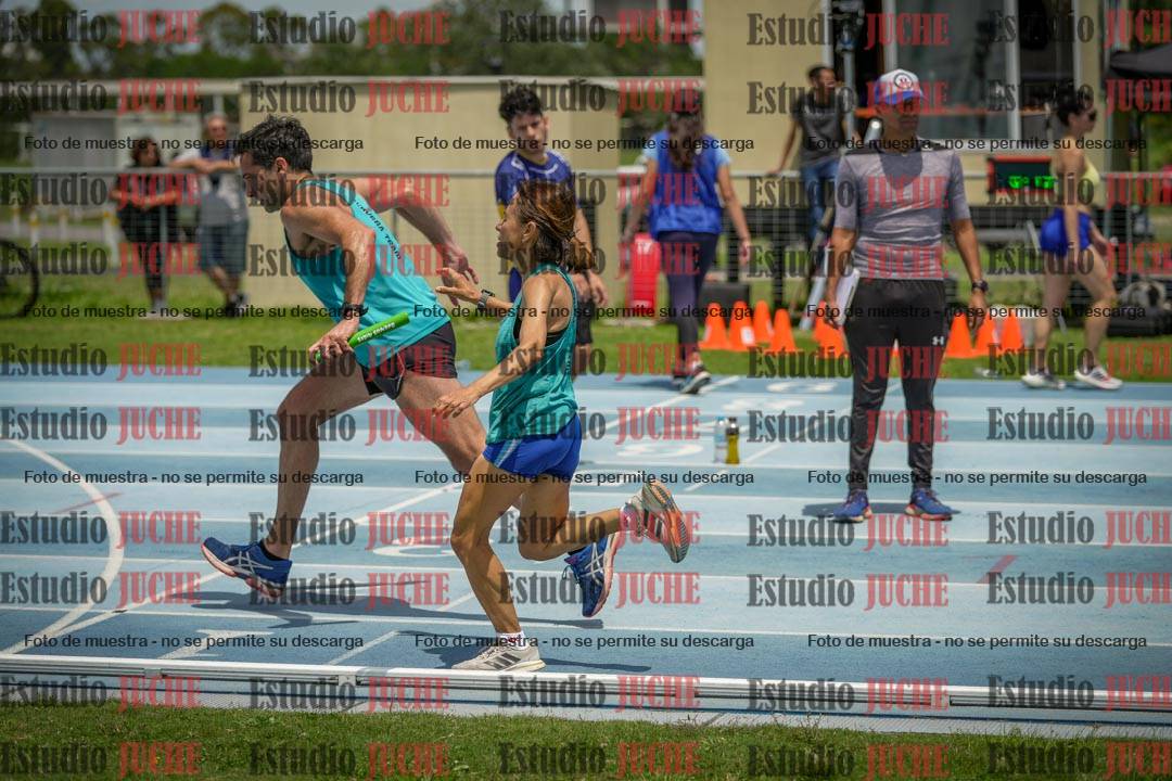 Fotos durante el transcurso de los relevos 20' para running teams - serie 2