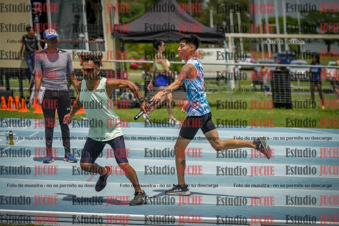Fotos durante el transcurso de los relevos 20' para running teams - serie 2