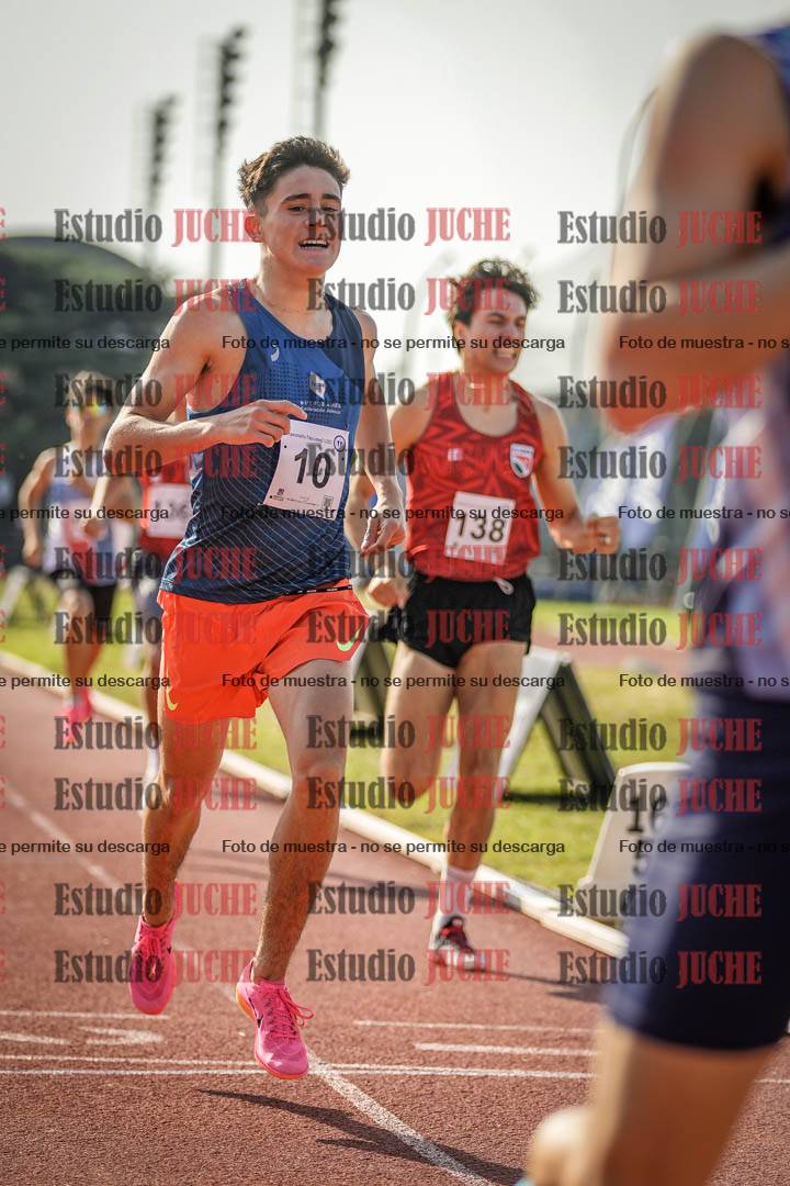 Fotos de los 800 m llanos de varones