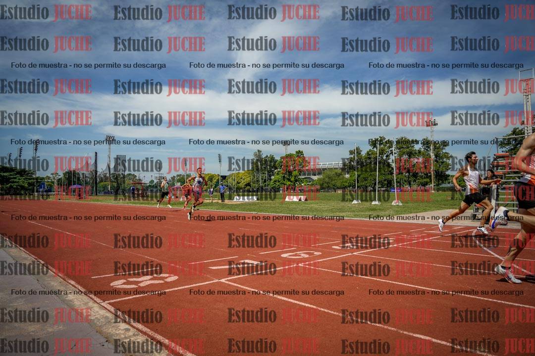 Fotos de los 400 m llanos de varones