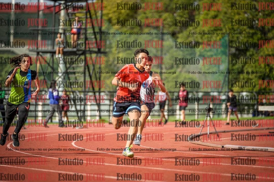 Fotos de los 150 m llanos de varones