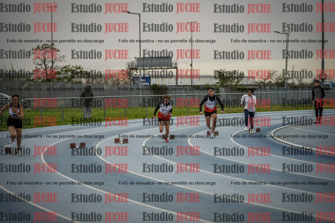 Fotos de los 150 m llanos de mujeres - U14