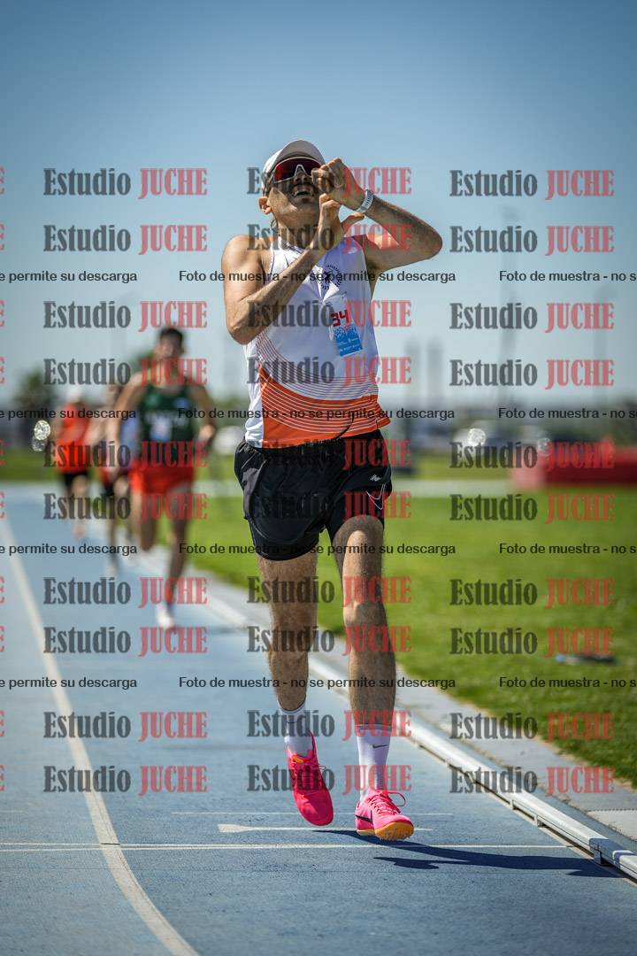 Fotos de los 800 m llanos de varones