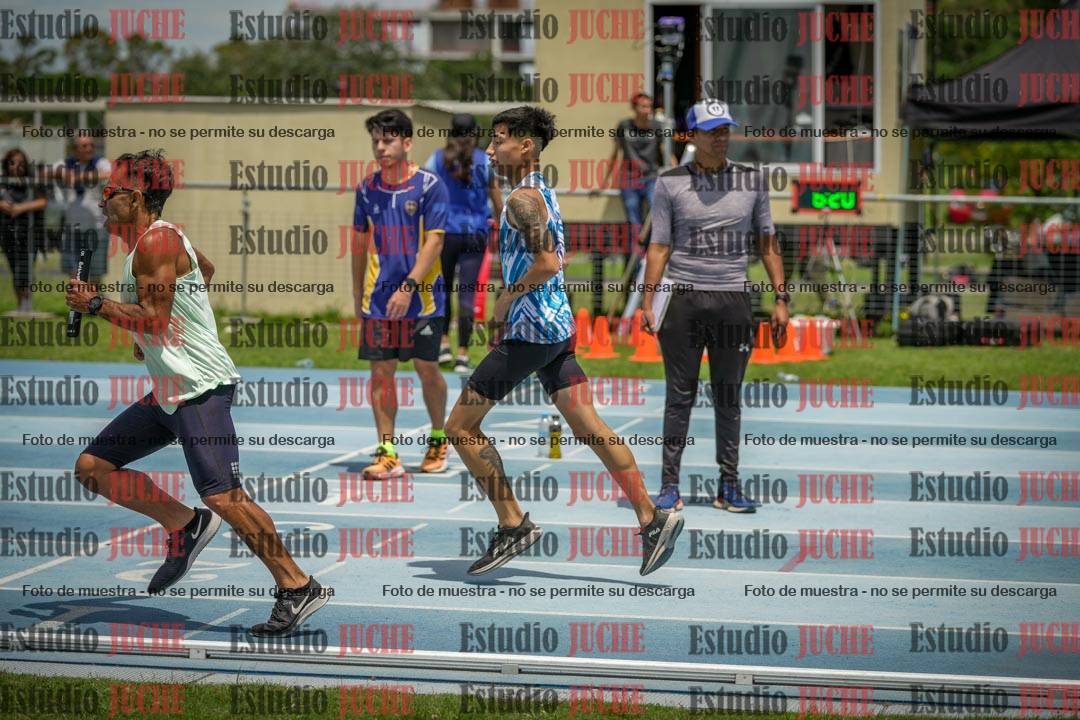 Fotos durante el transcurso de los relevos 20' para running teams - serie 2