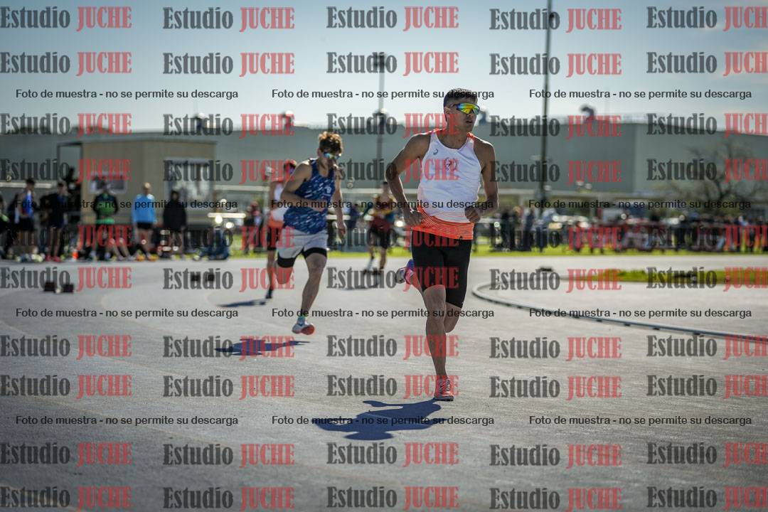 Fotos de los 400 m llanos de varones