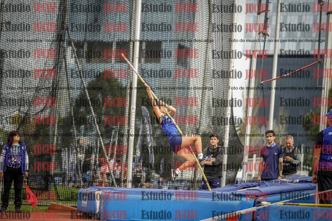 Fotos del salto con garrocha de mujeres