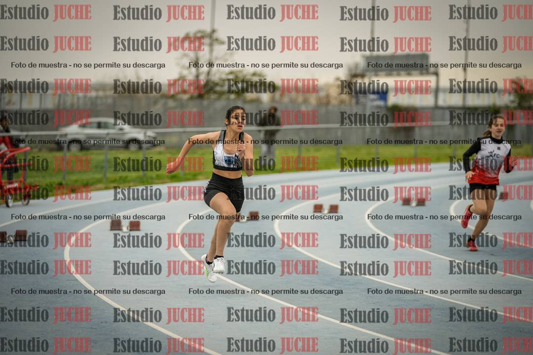 Fotos de los 150 m llanos de mujeres - U14