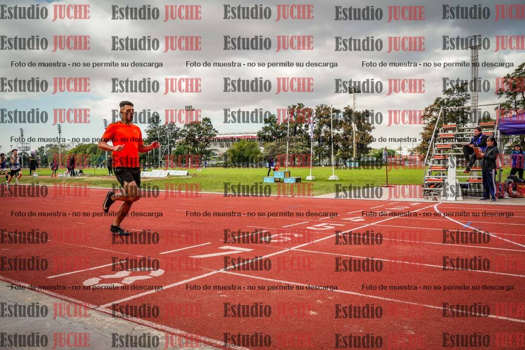 Fotos de los 400 m llanos de varones