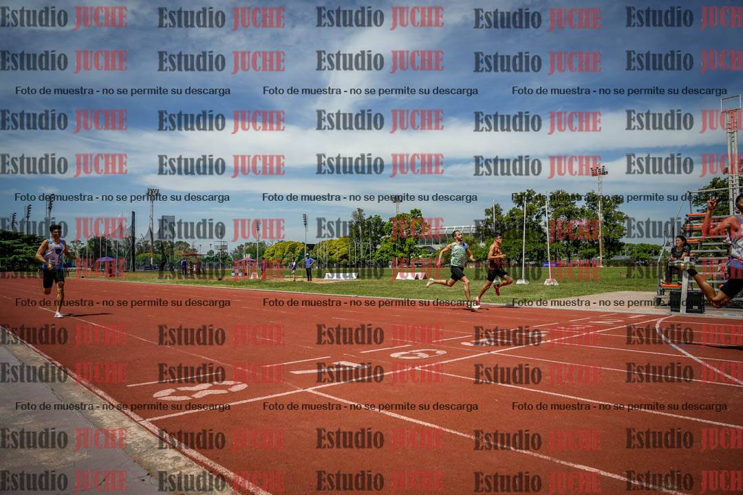 Fotos de los 400 m llanos de varones