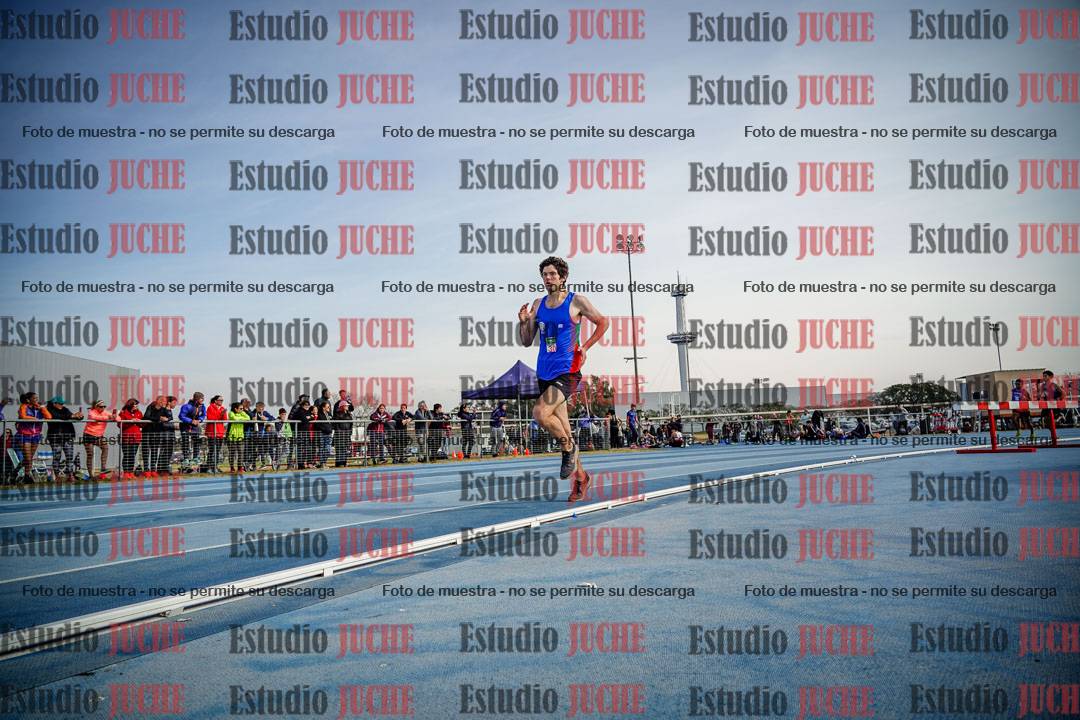 Fotos de los 800 m llanos de varones