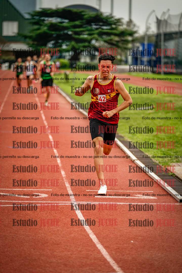 Fotos de los 800 m llanos de varones