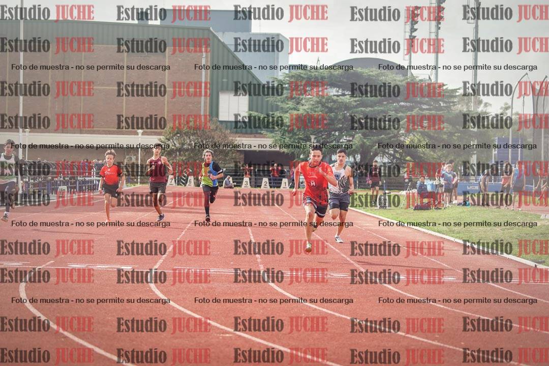 Fotos de los 150 m llanos de varones