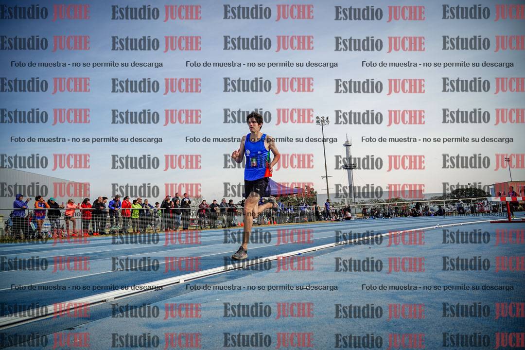 Fotos de los 800 m llanos de varones