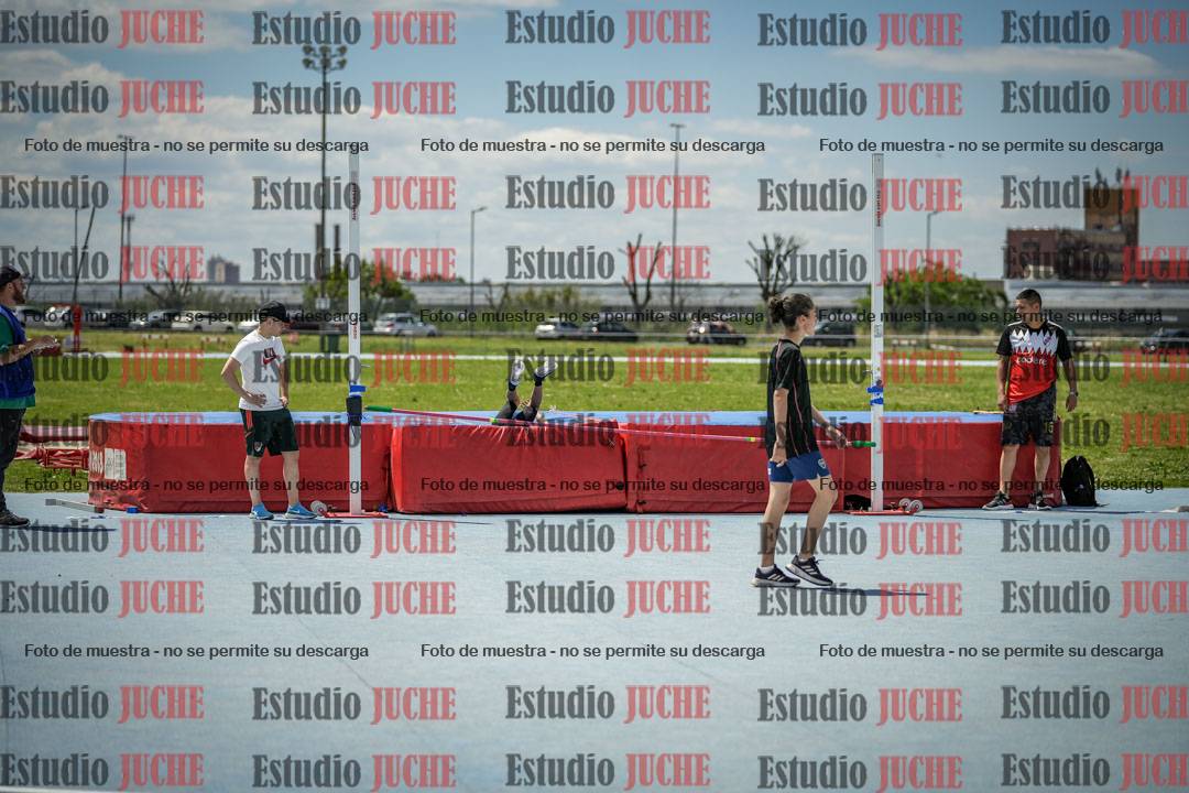 Fotos del salto en alto de varones - U12