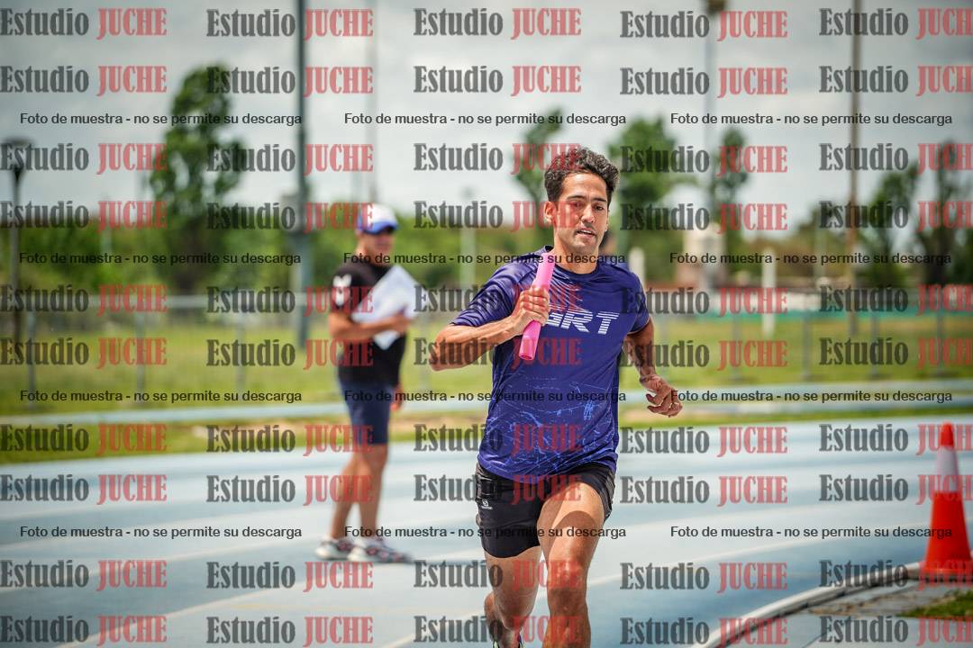 Fotos durante el transcurso de los relevos 20' para running teams - serie 2