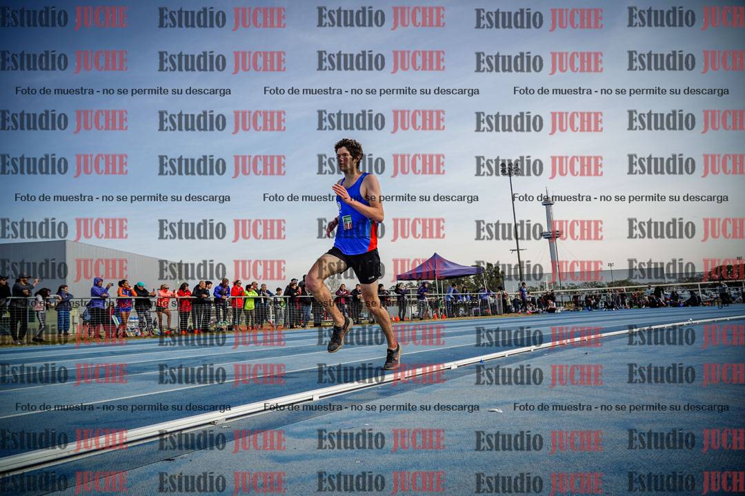 Fotos de los 800 m llanos de varones