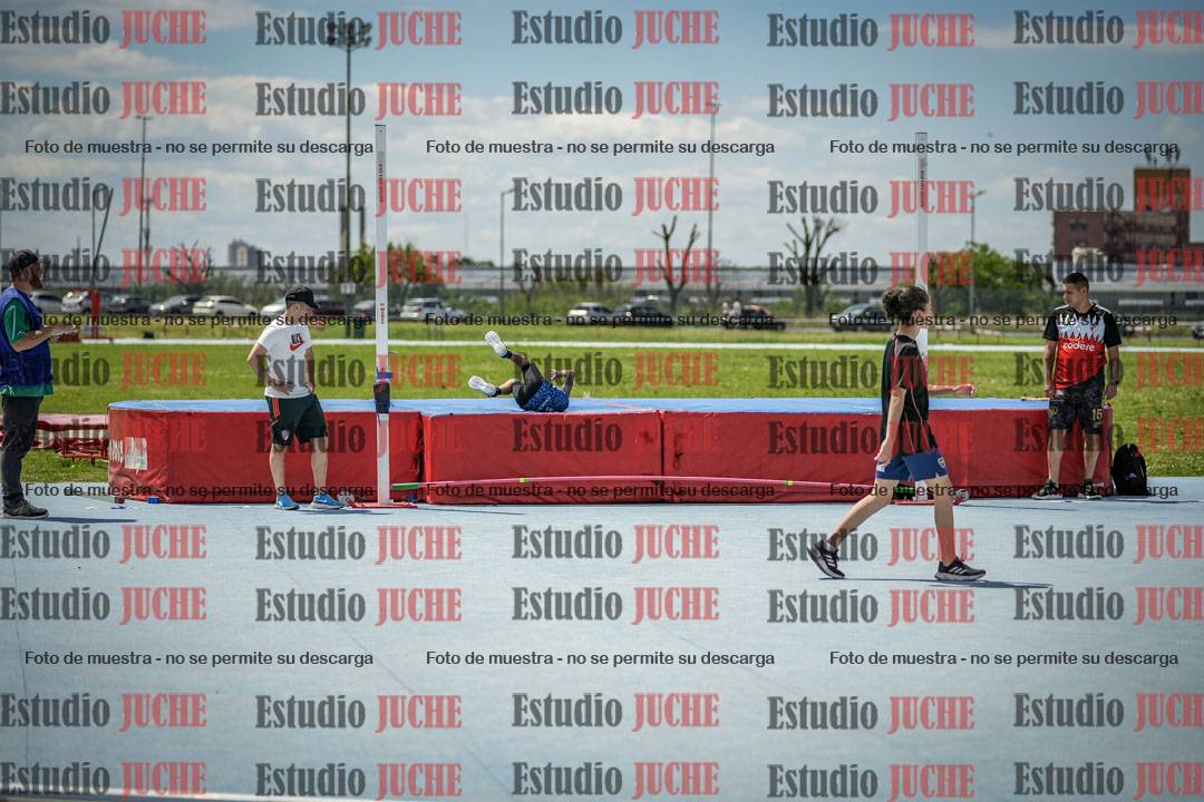 Fotos del salto en alto de varones - U12