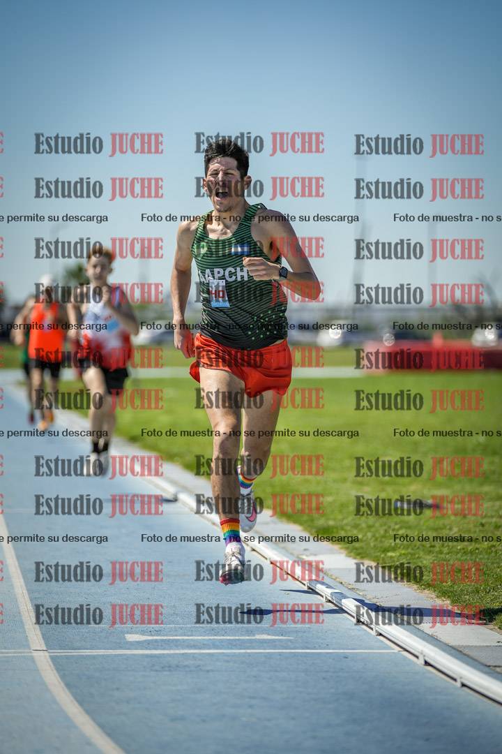 Fotos de los 800 m llanos de varones