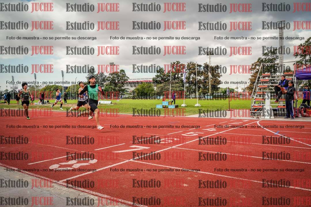 Fotos de los 400 m llanos de varones