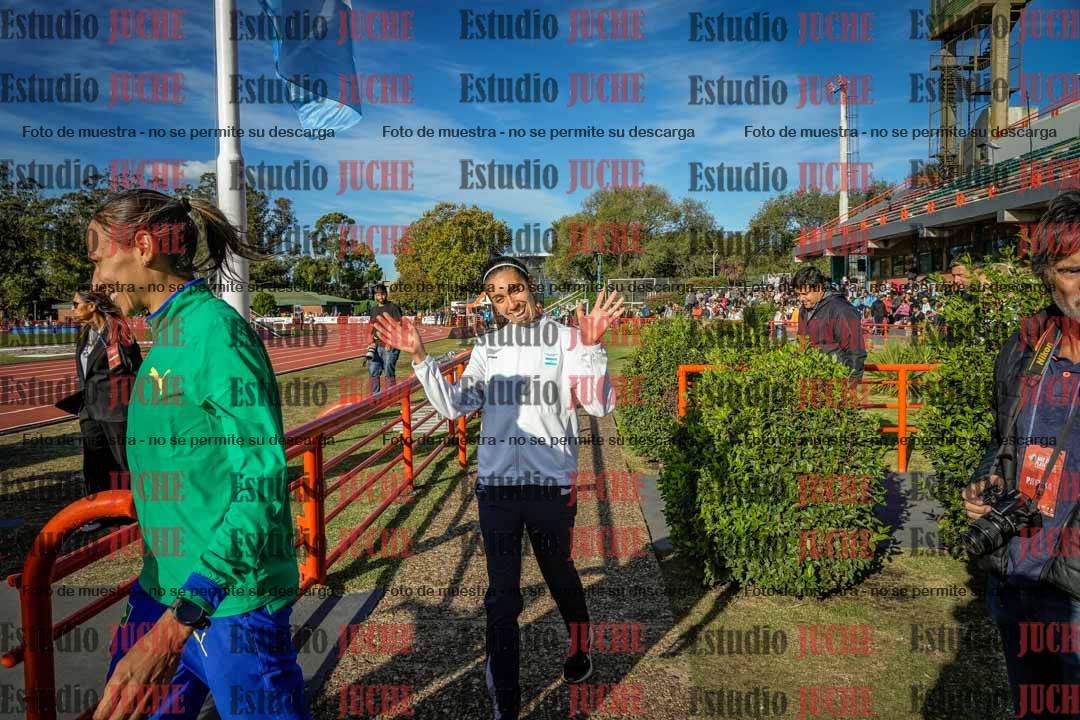 Fotos de algunos extras y podios del día 2