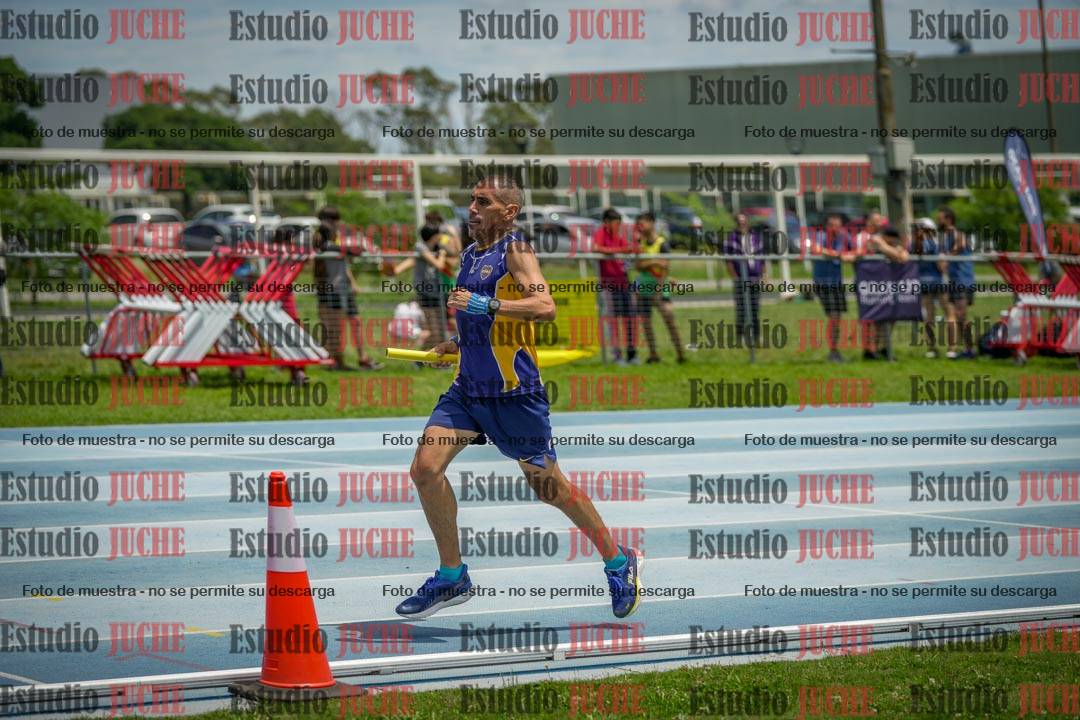 Fotos durante el transcurso de los relevos 20' para running teams - serie 2