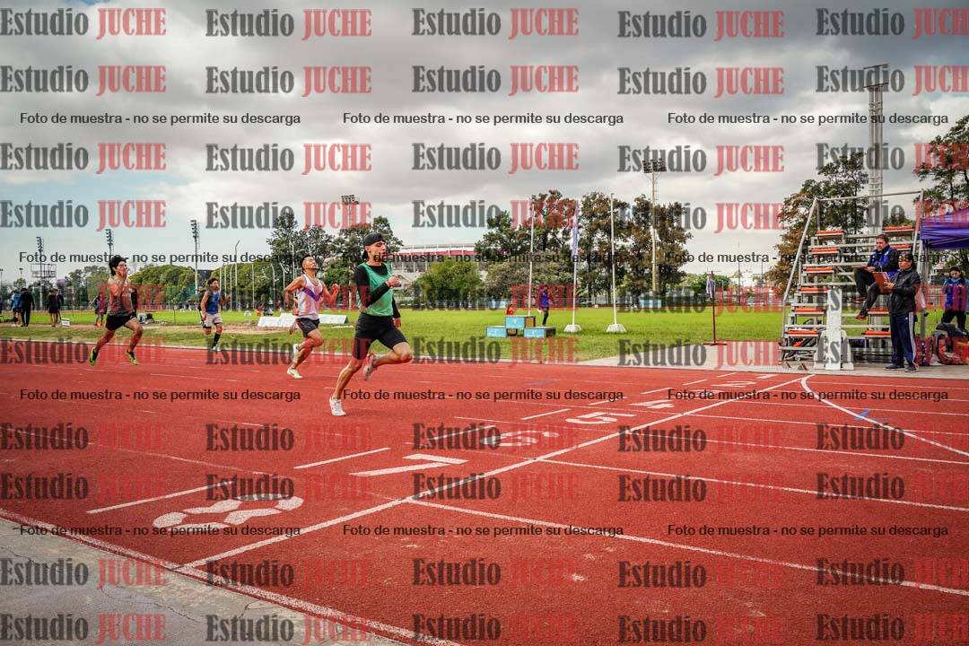 Fotos de los 400 m llanos de varones