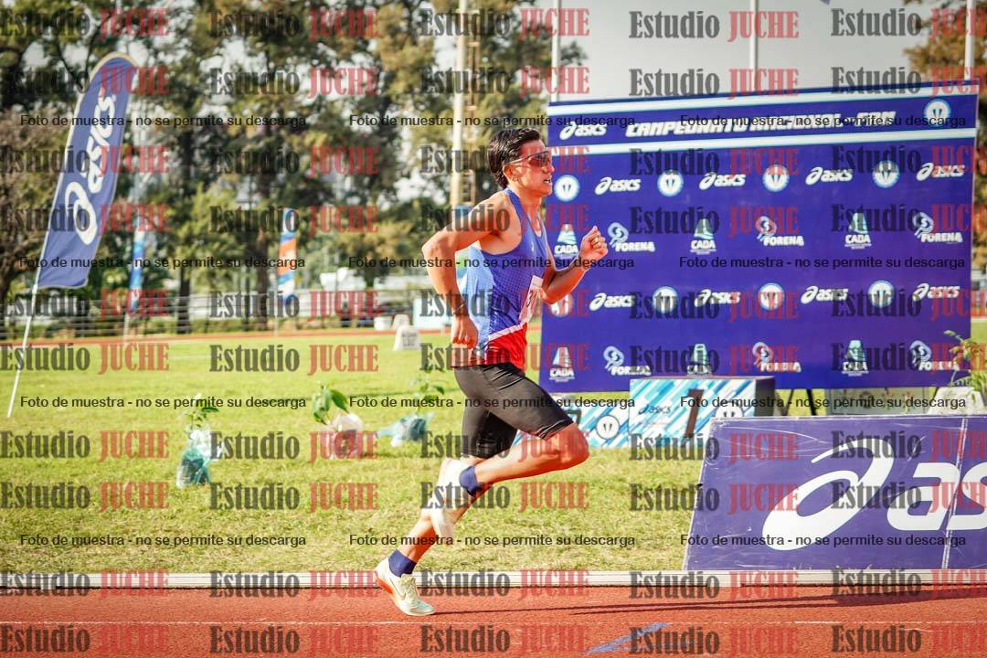Fotos de los 800 m llanos de varones