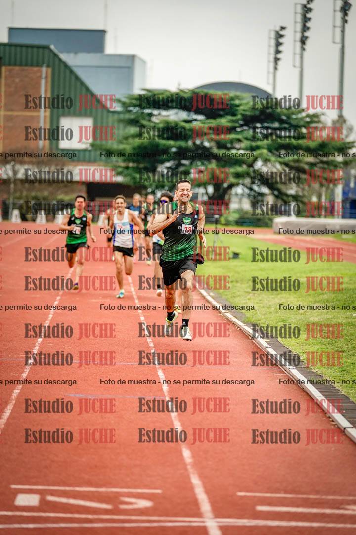 Fotos de los 800 m llanos de varones