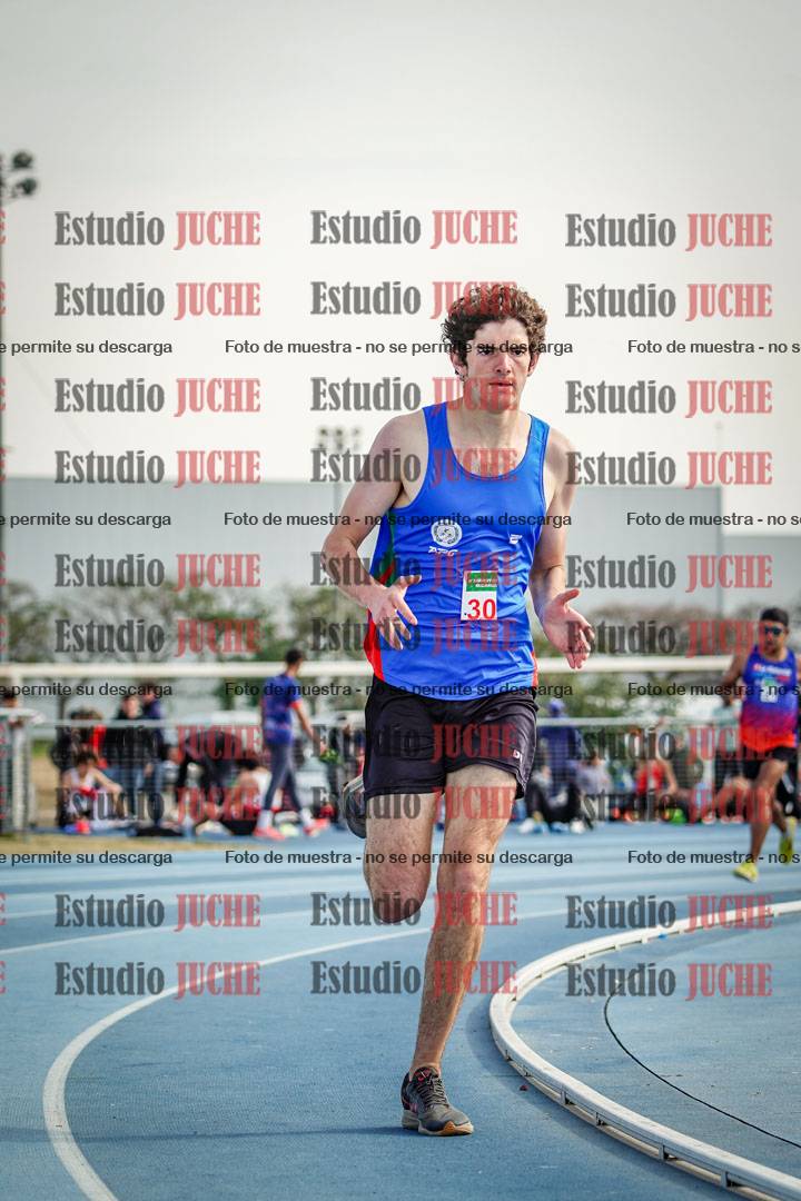 Fotos de los 800 m llanos de varones