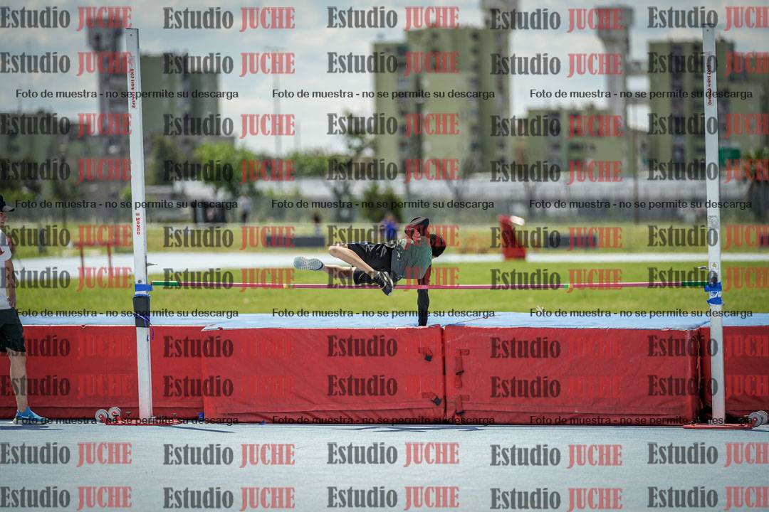 Fotos del salto en alto de varones - U12