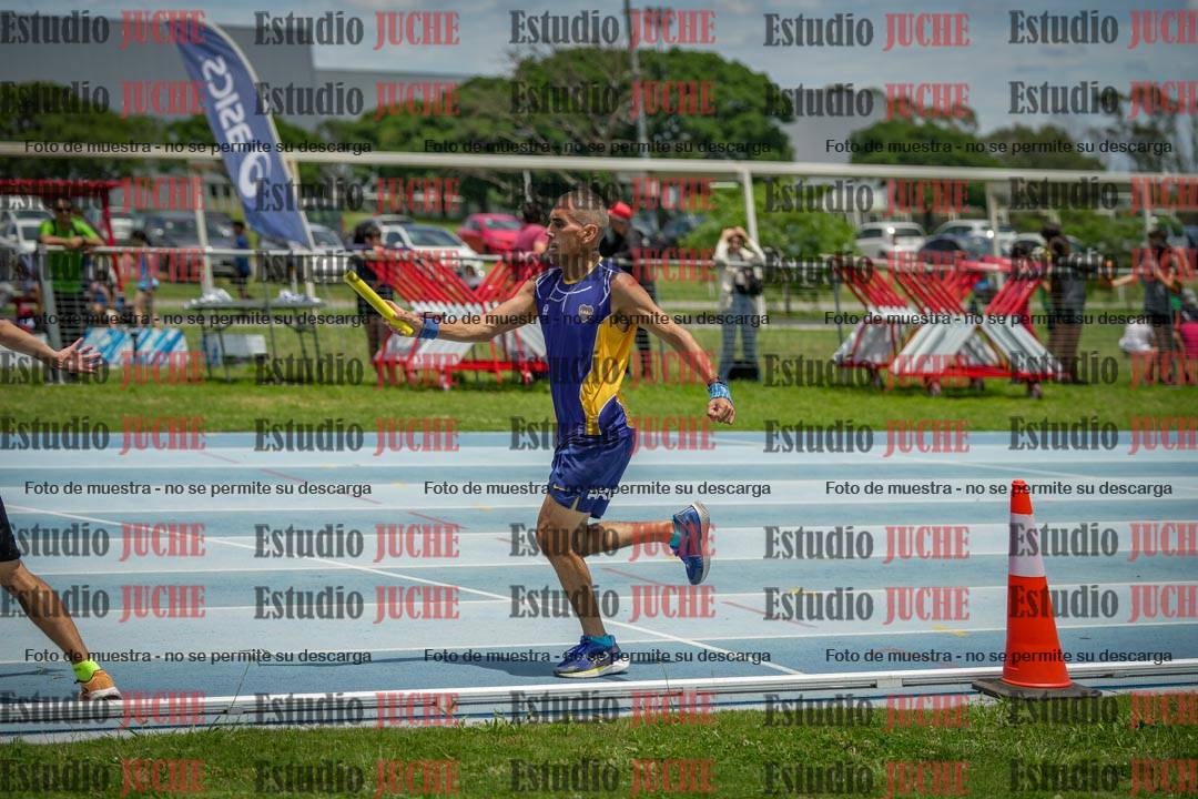 Fotos durante el transcurso de los relevos 20' para running teams - serie 2