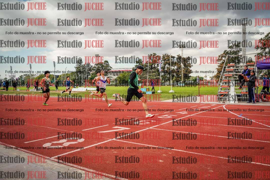 Fotos de los 400 m llanos de varones