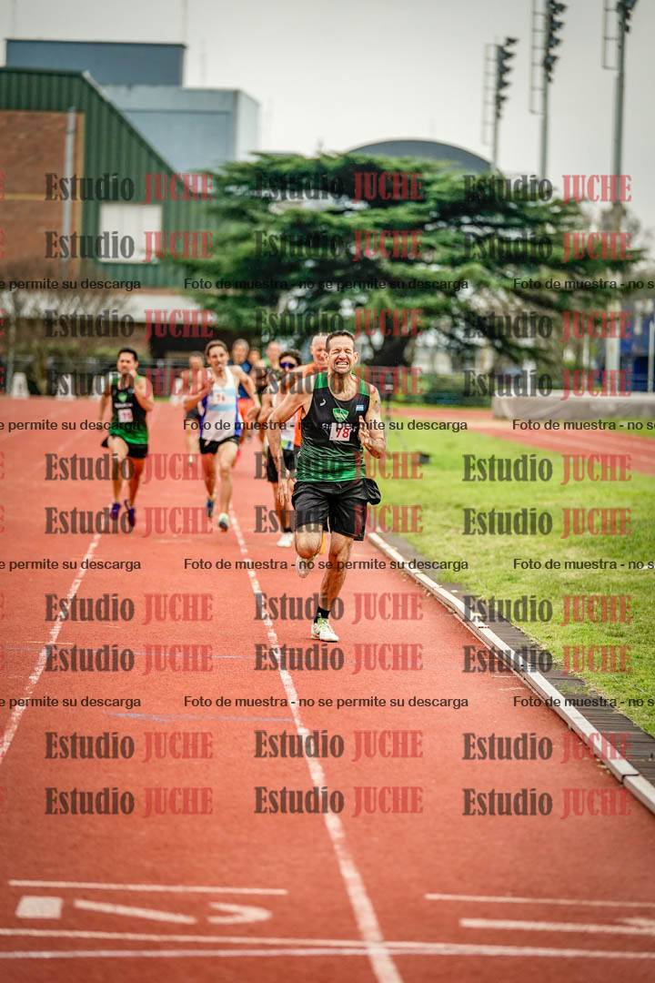 Fotos de los 800 m llanos de varones