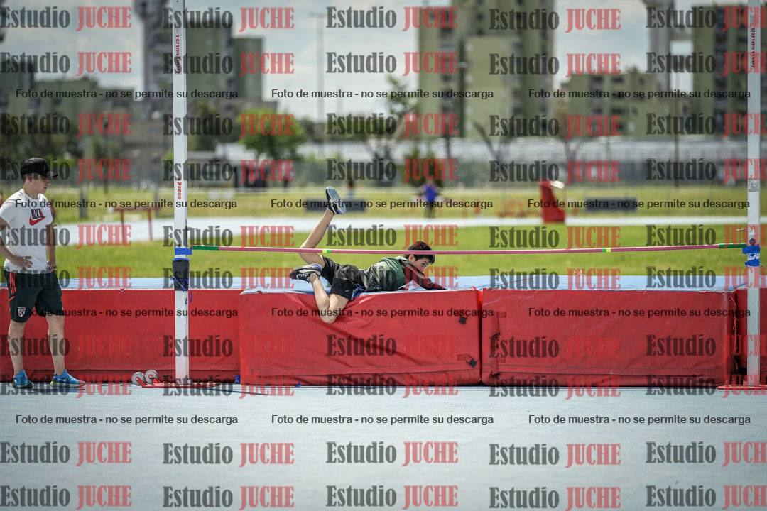 Fotos del salto en alto de varones - U12