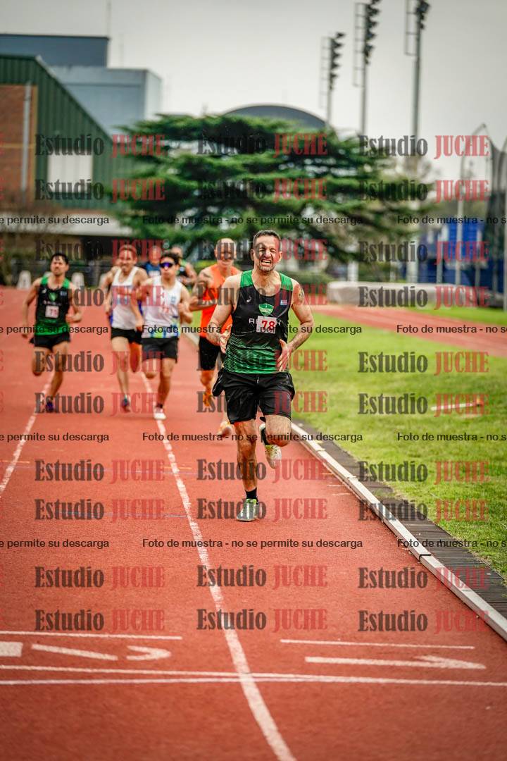 Fotos de los 800 m llanos de varones