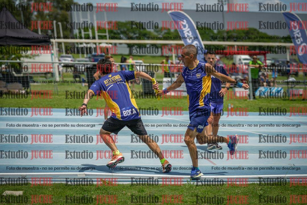 Fotos durante el transcurso de los relevos 20' para running teams - serie 2