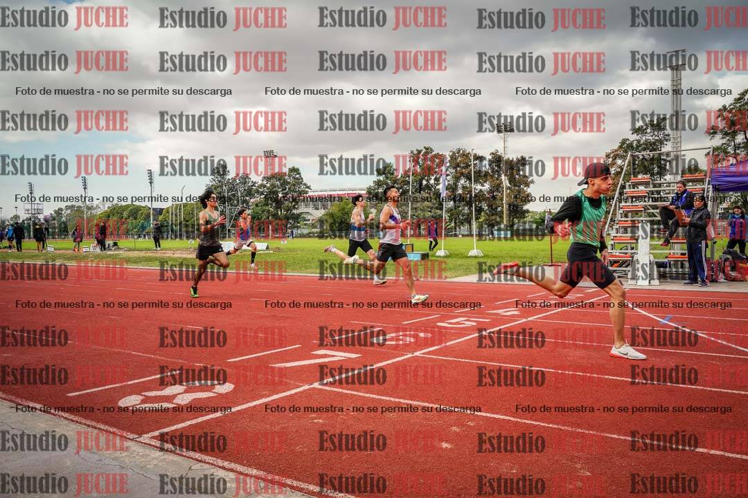 Fotos de los 400 m llanos de varones