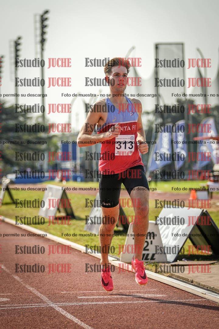 Fotos de los 800 m llanos de varones