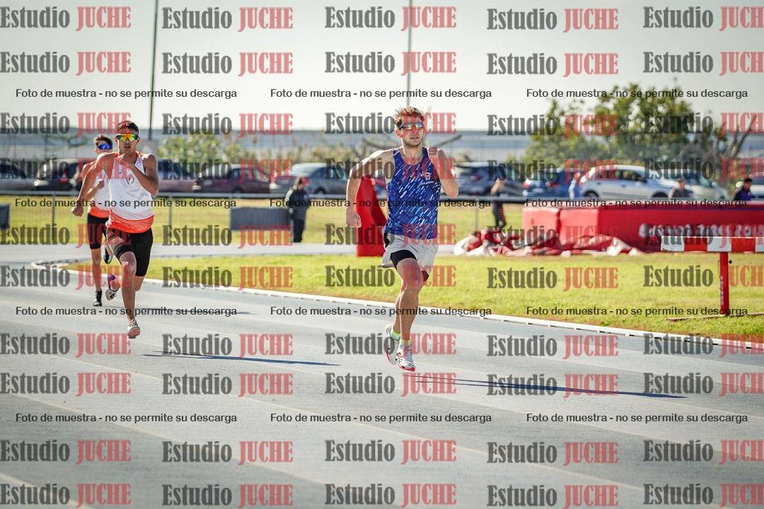 Fotos de los 400 m llanos de varones