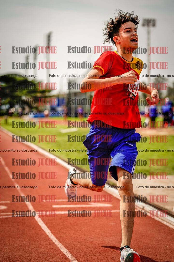 Fotos de los 600 m llanos de varones