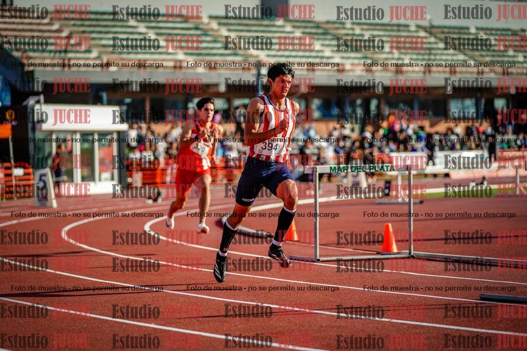 Fotos de los 400 m con vallas de varones