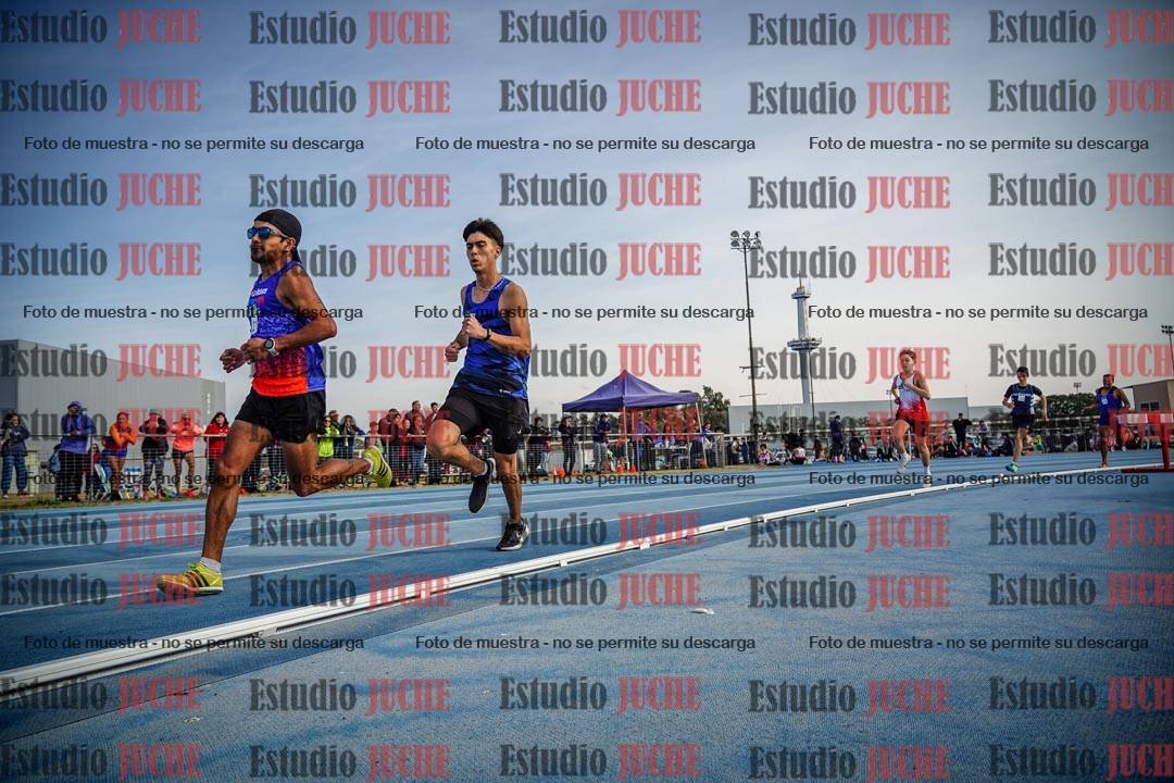 Fotos de los 800 m llanos de varones