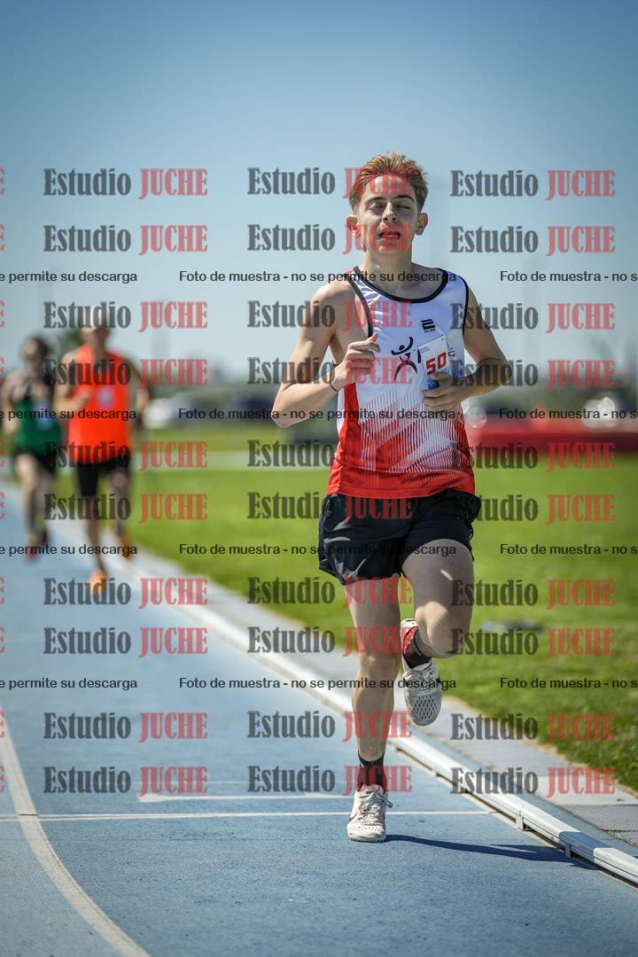 Fotos de los 800 m llanos de varones