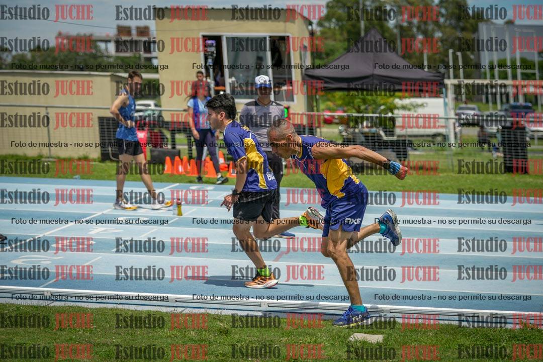 Fotos durante el transcurso de los relevos 20' para running teams - serie 2