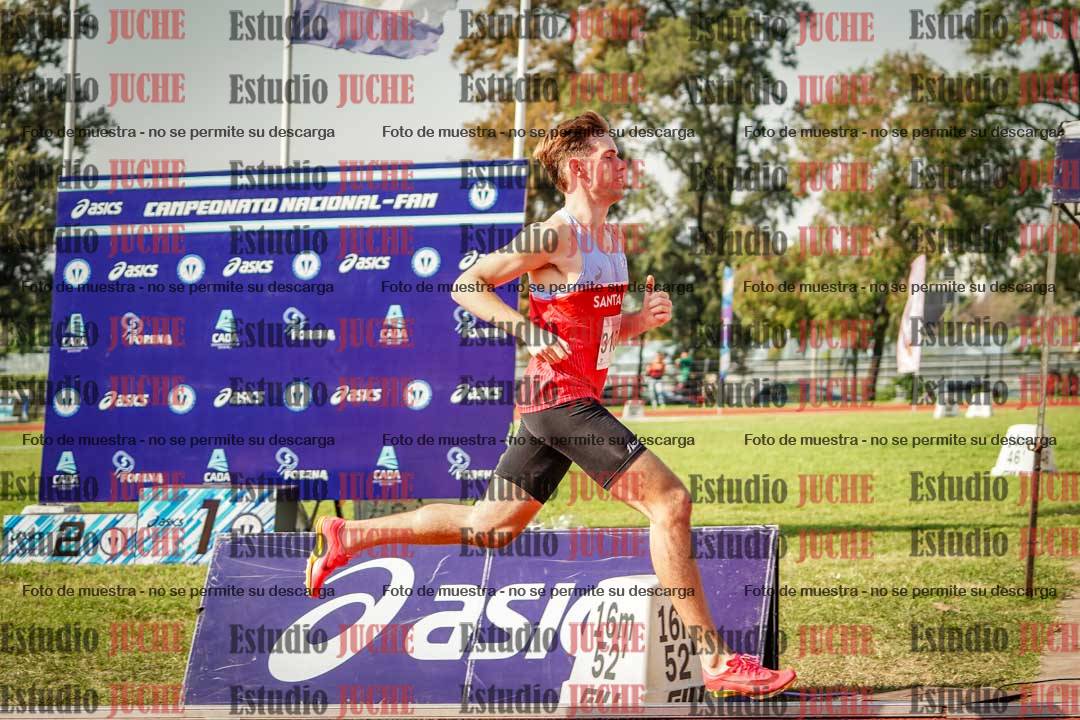 Fotos de los 800 m llanos de varones