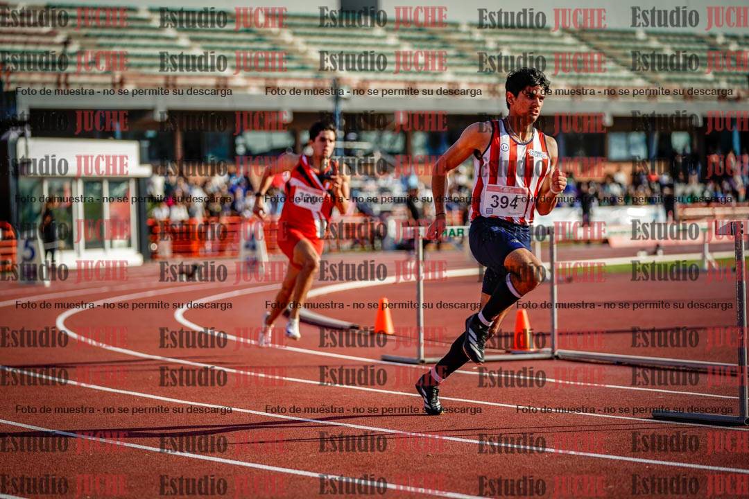 Fotos de los 400 m con vallas de varones