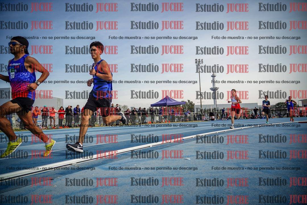 Fotos de los 800 m llanos de varones