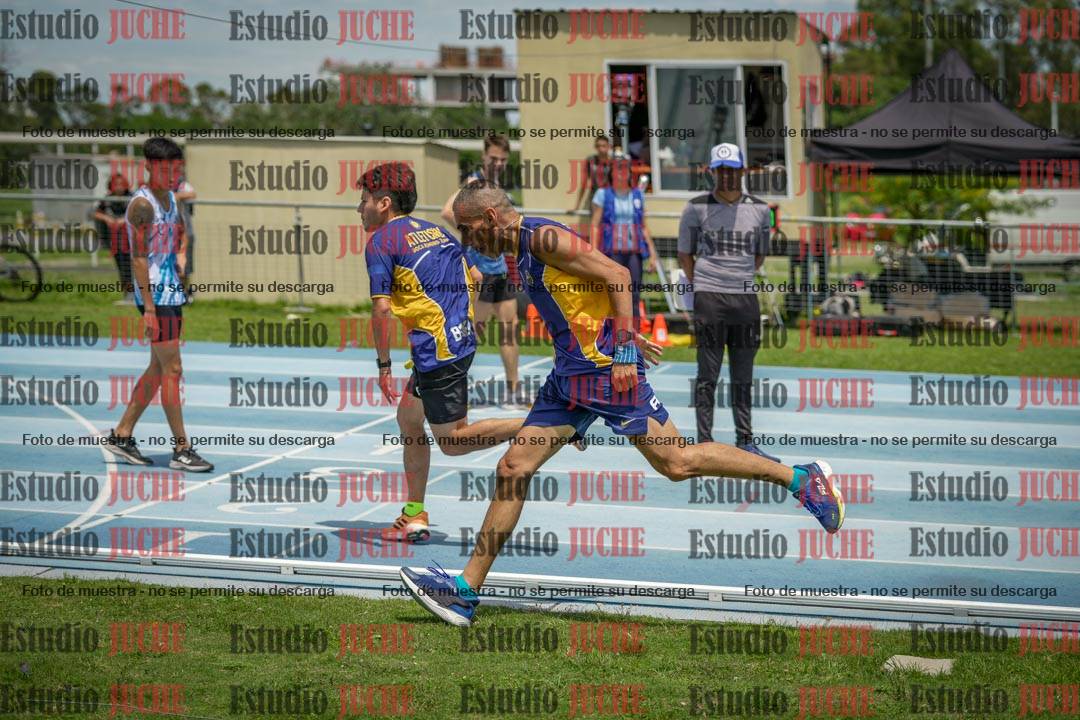 Fotos durante el transcurso de los relevos 20' para running teams - serie 2