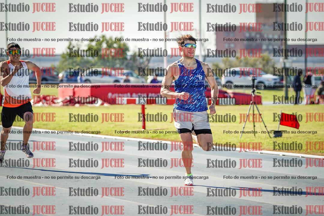 Fotos de los 400 m llanos de varones