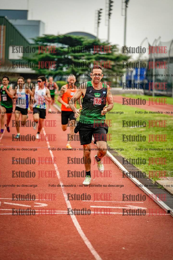 Fotos de los 800 m llanos de varones